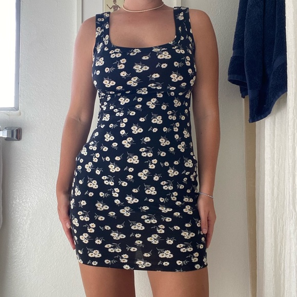Black floral mini dress - Picture 1 of 5